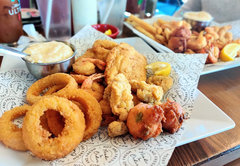 Captain Joey Pattis Seafood & Saloon | restaurant | 1124 W Garden St, Pensacola, FL 32502, USA | 8504343193 OR +1 850-434-3193