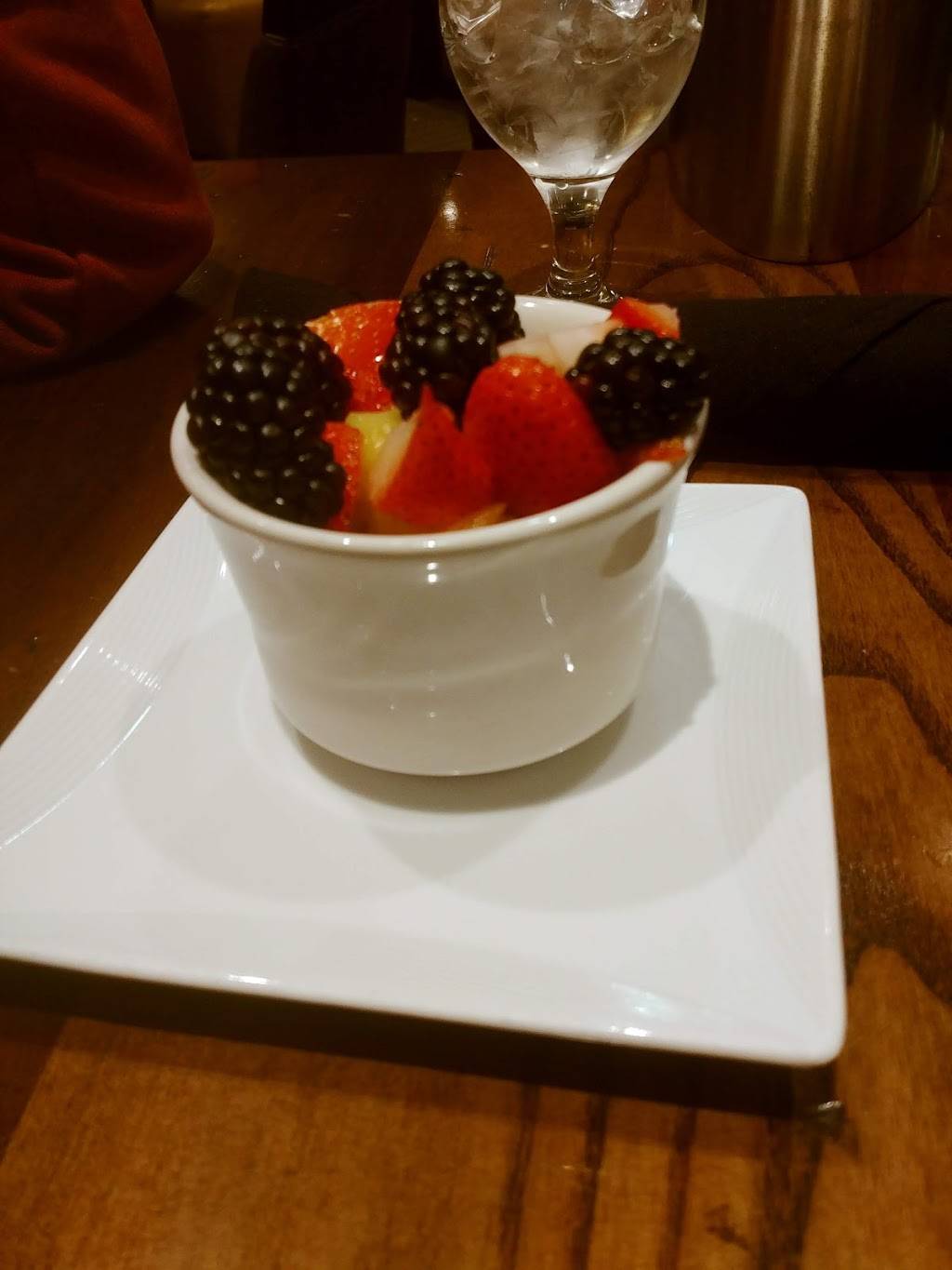 Blue Water Grill | restaurant | 3800 American Blvd E, Bloomington, MN 55425, USA | 9528542100 OR +1 952-854-2100