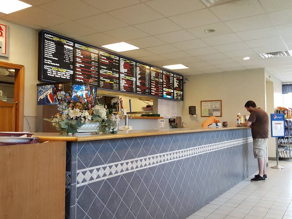 Giannis Pizza Family Restaurant | restaurant | 19 Charron Ave, Nashua, NH 03063, USA | 6038838228 OR +1 603-883-8228