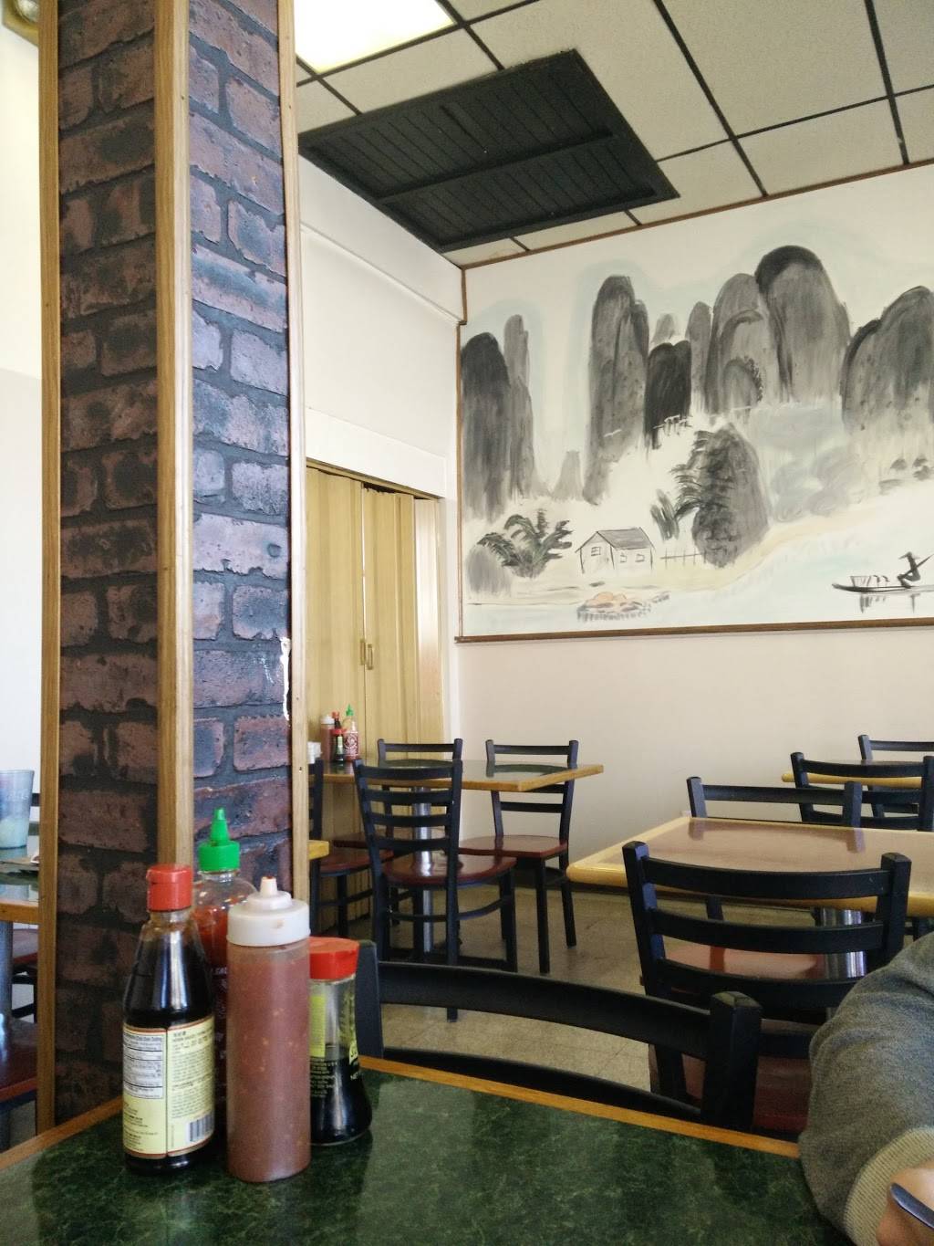 Chinese Wok Express | restaurant | 422 E Broadway, Columbia, MO 65201, USA | 5734435099 OR +1 573-443-5099