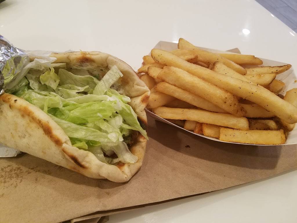 The Halal Spot | restaurant | 474 Myrtle Ave, Brooklyn, NY 11205, USA | 7182304900 OR +1 718-230-4900