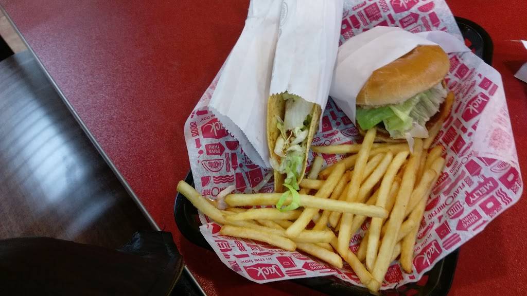 Jack in the Box | restaurant | 770 W Ramona Expy, San Jacinto, CA 92582, USA | 9516543374 OR +1 951-654-3374