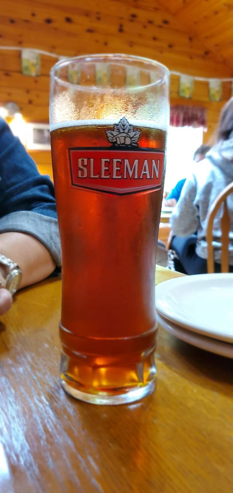 Pub McVey | restaurant | 324 Chemin de Lac Sainte-Marie, Lac-Sainte-Marie, QC J0X 1Z0, Canada | 8194674935 OR +1 819-467-4935