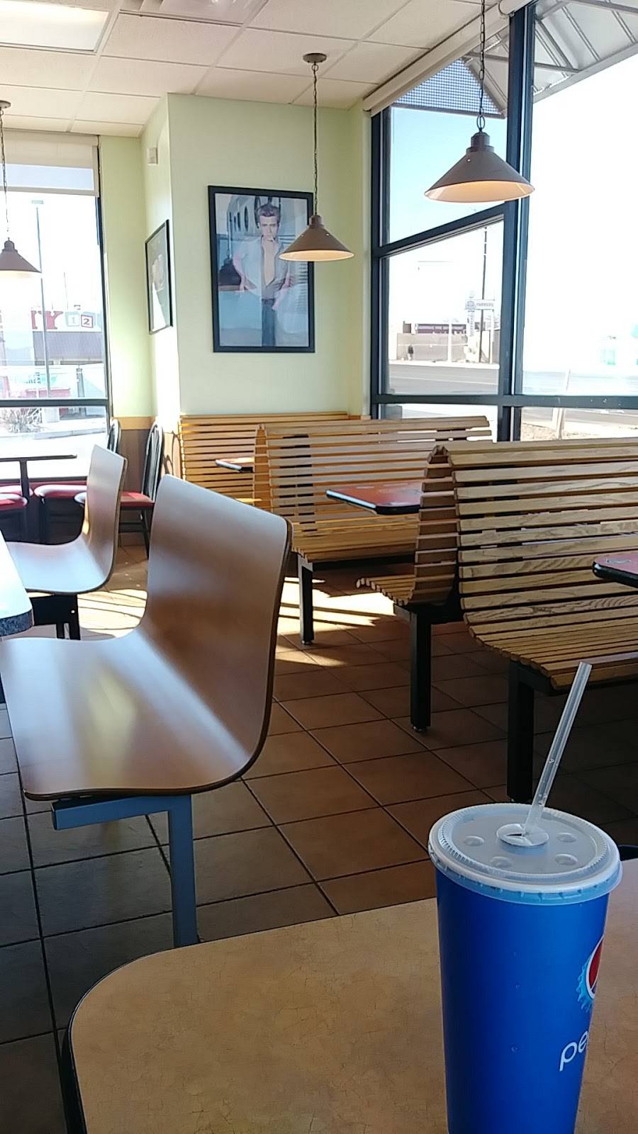 Julians Burgers and More | restaurant | 5500 Central Ave SW, Albuquerque, NM 87105, USA | 5054334892 OR +1 505-433-4892