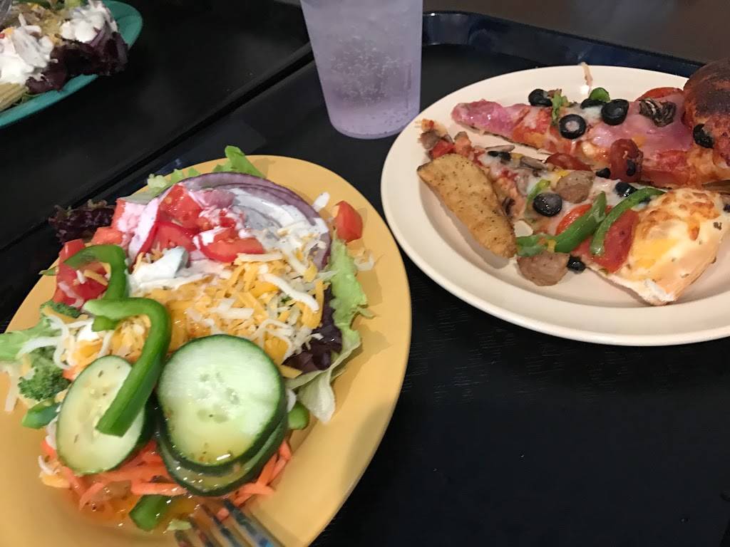 Straw Hat Pizza | restaurant | 1053 1st St, Gilroy, CA 95020, USA | 4088422745 OR +1 408-842-2745