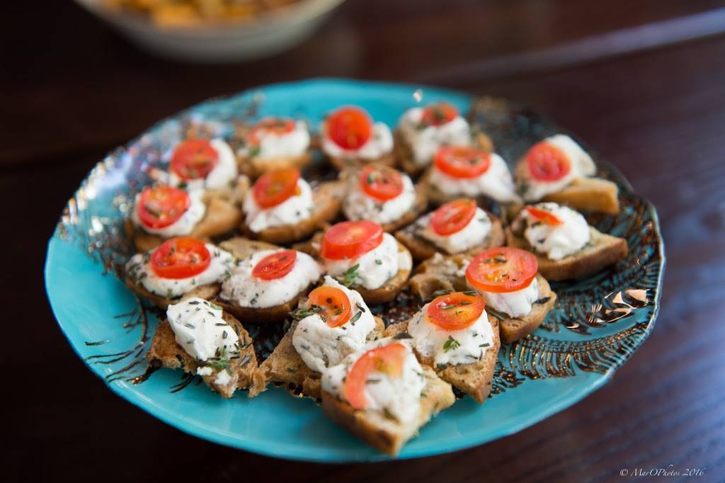 In The Kitchen with Bob Waggoner | restaurant | 164 Market St, Charleston, SC 29401, USA | 8436197529 OR +1 843-619-7529