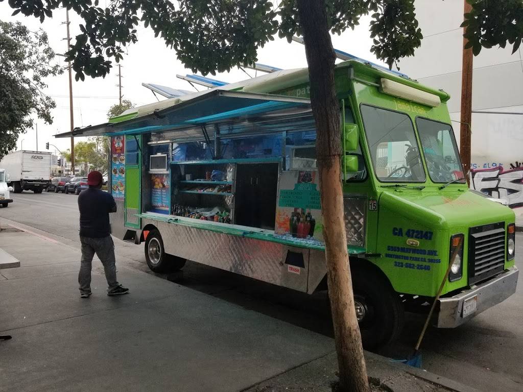 Quesadillas La Comadre Ade | restaurant | 750 S Alameda St, Los Angeles, CA 90021, USA | 3233628741 OR +1 323-362-8741