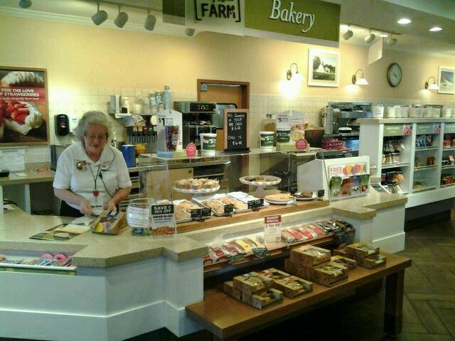 Bob Evans | meal takeaway | 32701 Concord Dr, Madison Heights, MI 48071, USA | 2485880770 OR +1 248-588-0770