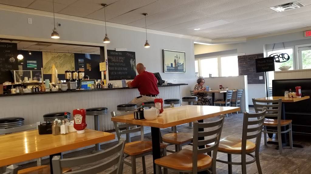 Bernies Foreside / Mister Bagel | restaurant | 204 US-1, Falmouth, ME 04105, USA | 2077817817 OR +1 207-781-7817