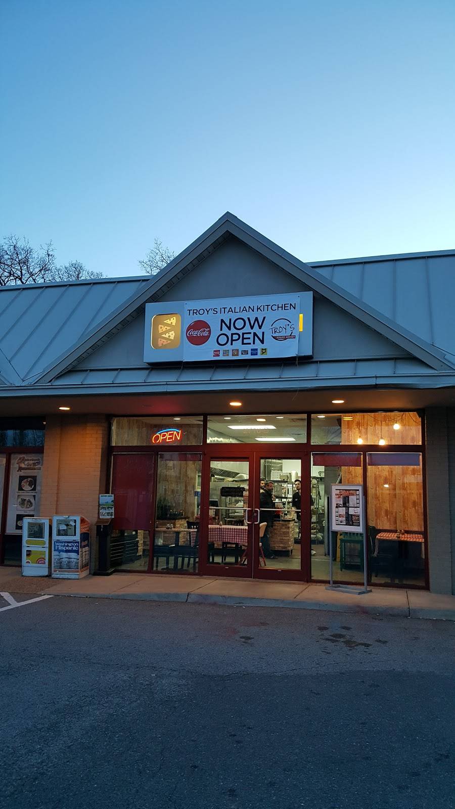 Troys Italian Kitchen | restaurant | 2710 Washington Blvd B, Arlington, VA 22201, USA | 7035282828 OR +1 703-528-2828