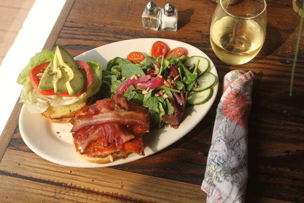 Callens Restaurant and Co | restaurant | 12981 WA-20, Coupeville, WA 98239, USA | 3604992306 OR +1 360-499-2306