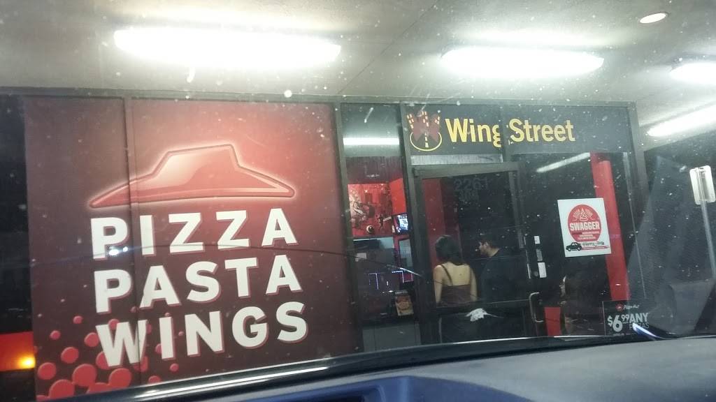 Pizza Hut | restaurant | 2261 Singleton Blvd Suite 108, Dallas, TX 75212, USA | 2149051129 OR +1 214-905-1129