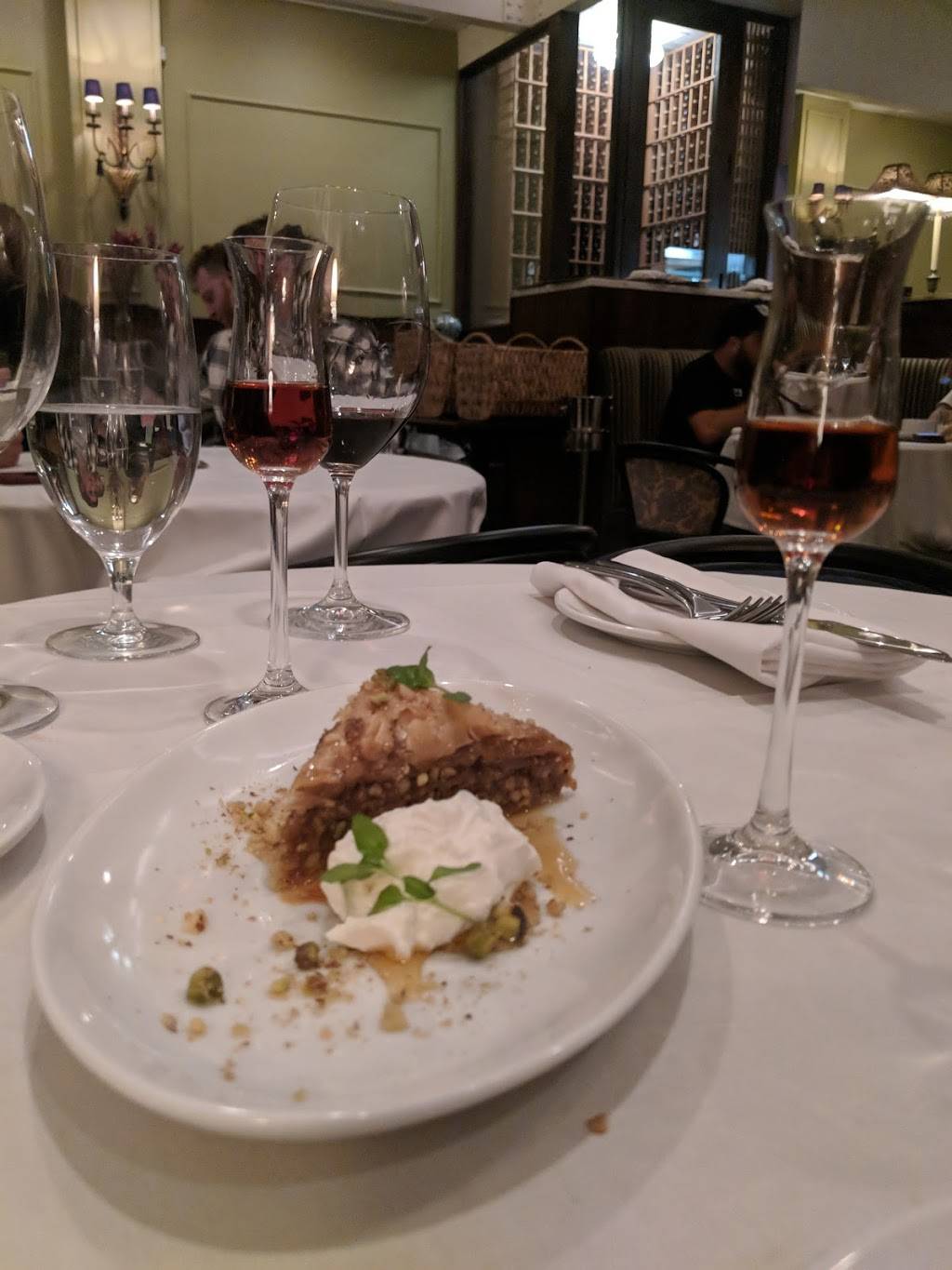 Estiatorio Loukà | restaurant | 340 N Canon Dr, Beverly Hills, CA 90210, USA | 3108584500 OR +1 310-858-4500