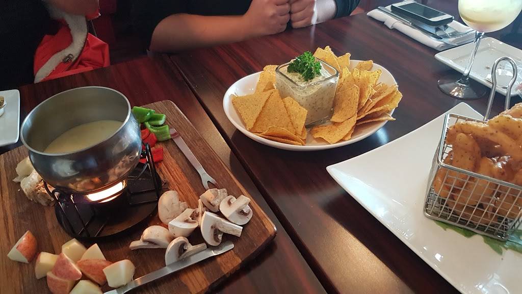 Club Touriste | restaurant | 133 Rue Victoria, Salaberry-de-Valleyfield, QC J6T 1A3, Canada | 4503735290 OR +1 450-373-5290