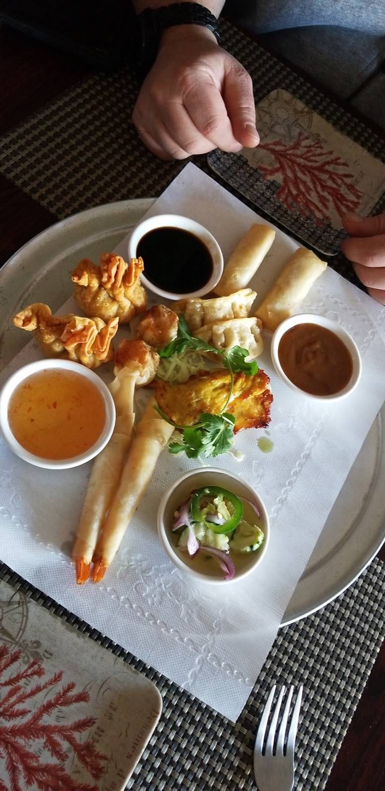 Smile of Siam Thai Restaurant | restaurant | 805 W Jefferson St J, Shorewood, IL 60404, USA | 8157250777 OR +1 815-725-0777