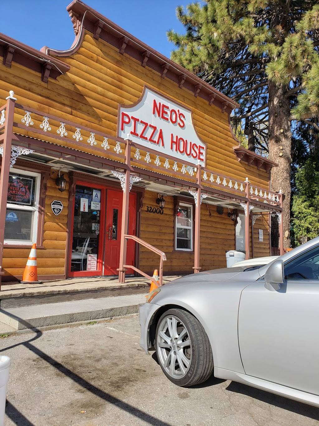 Neos Pizza House | restaurant | 32000 Hilltop Blvd, Running Springs, CA 92382, USA | 9098675373 OR +1 909-867-5373