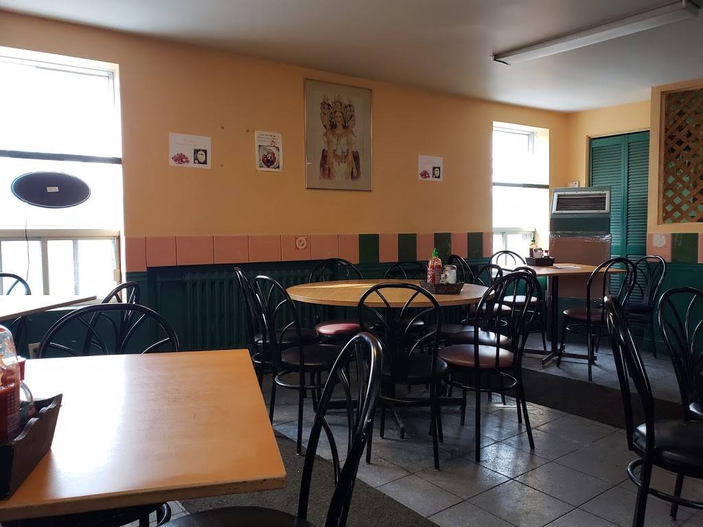 Restaurant Phnom Penh | restaurant | 7153 Chemin de la Côte-des-Neiges, Montréal, QC H3R 2M2, Canada | 5147398214 OR +1 514-739-8214