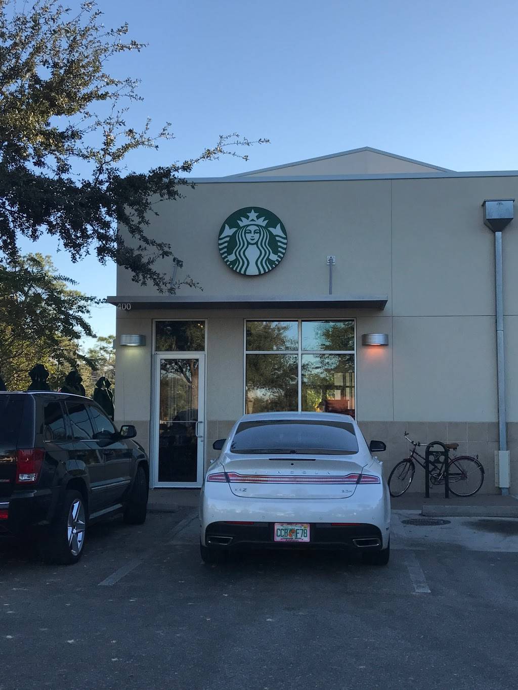 Starbucks | cafe | 4946 4th St N Space 400, St. Petersburg, FL 33703, USA | 7275287561 OR +1 727-528-7561