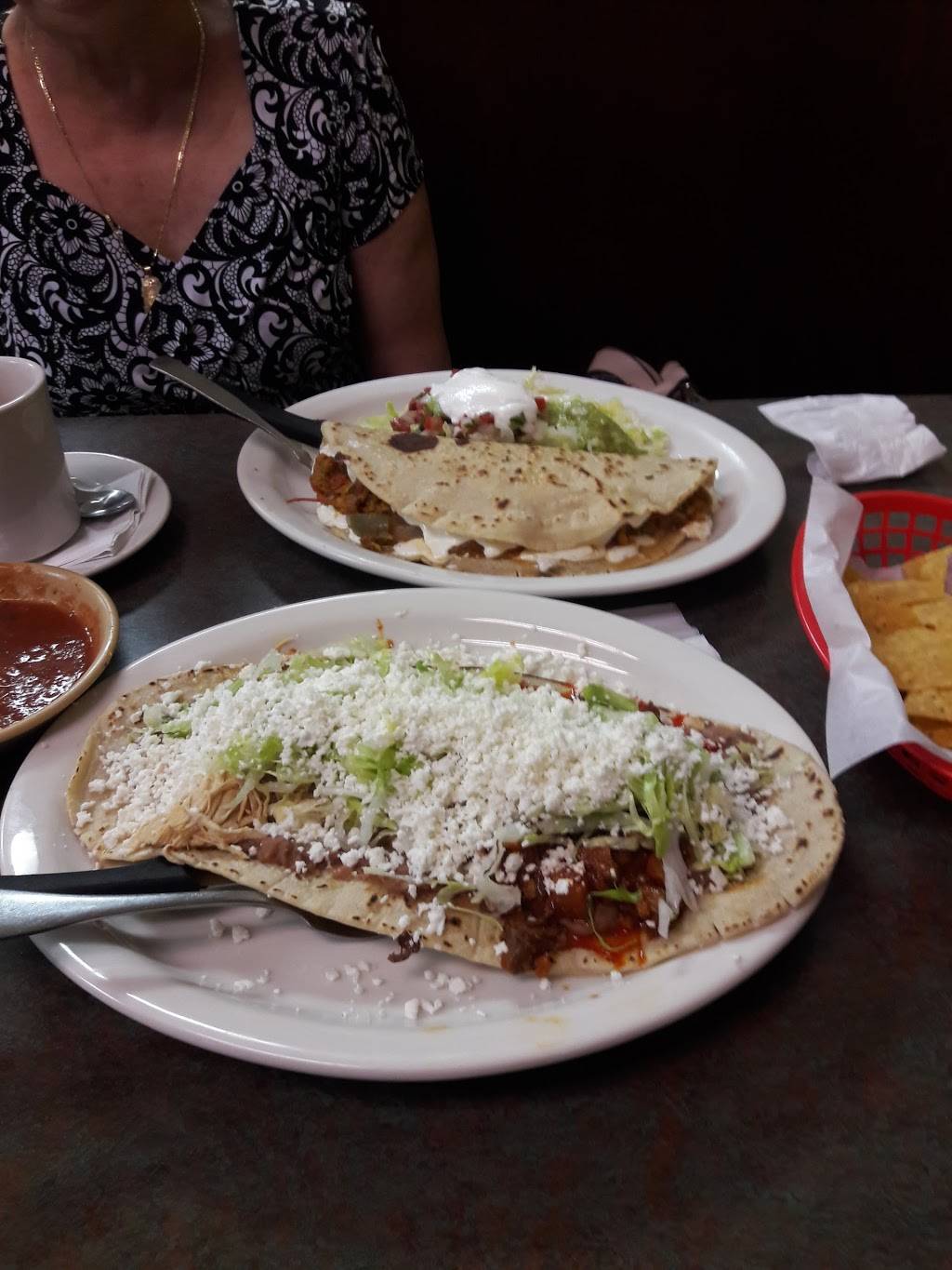 Fogatas Authentic Mexican Food | restaurant | 5560 Nolensville Pike, Nashville, TN 37211, USA | 6153316281 OR +1 615-331-6281