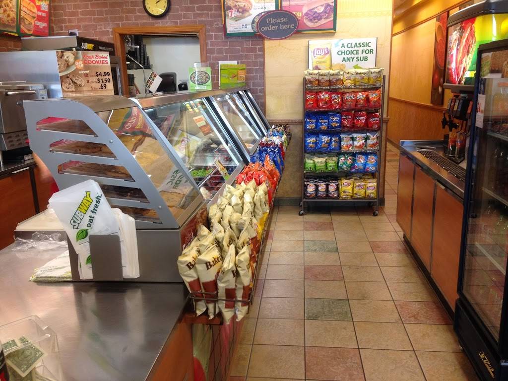 Subway | restaurant | 382 5th Ave S, Naples, FL 34102, USA | 2394033825 OR +1 239-403-3825