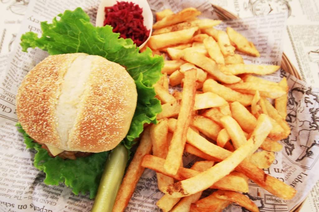 Le Resto Chelsea | restaurant | 528 Route 105, Chelsea, QC J9B 1L2, Canada | 8198275559 OR +1 819-827-5559