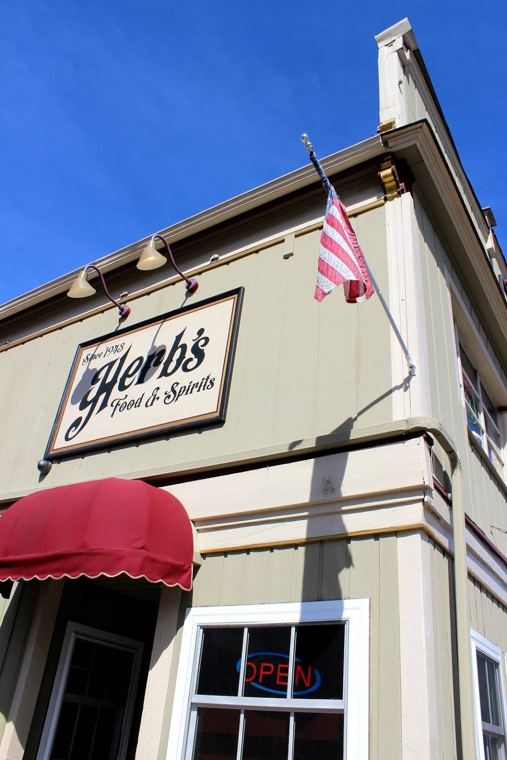 Herbs Tavern | restaurant | 80 First St S, Friday Harbor, WA 98250, USA | 3603787076 OR +1 360-378-7076