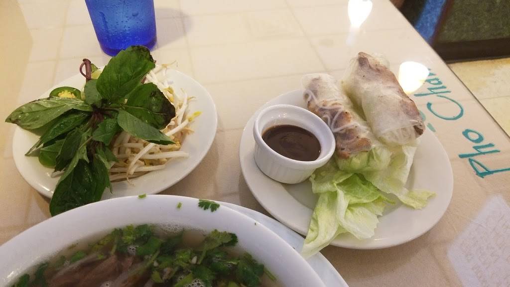 Pho Chau | restaurant | 1640 W Mockingbird Ln, Dallas, TX 75235, USA | 2146789600 OR +1 214-678-9600