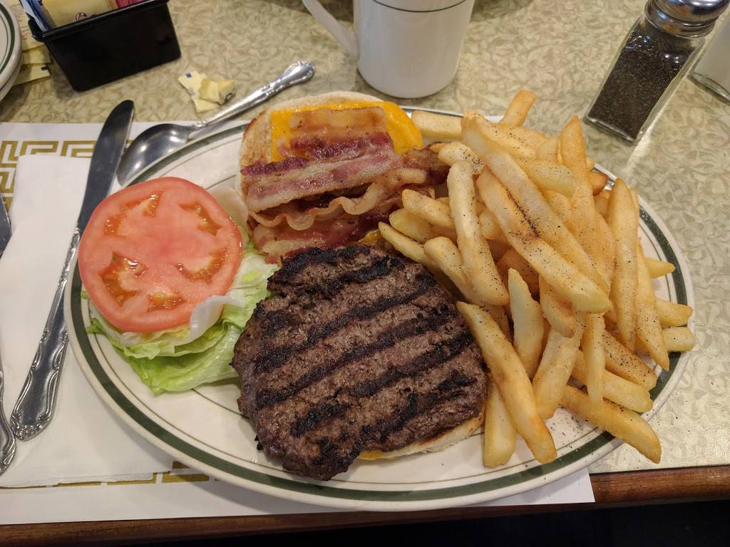 Mikes Place | restaurant | 4677 Hylan Blvd, Staten Island, NY 10312, USA | 7189849479 OR +1 718-984-9479