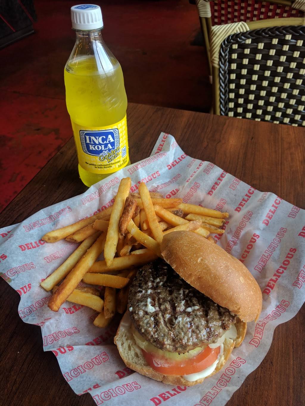 Dice Burger | restaurant | 7023 Columbia Pike, Annandale, VA 22003, USA | 7033335006 OR +1 703-333-5006