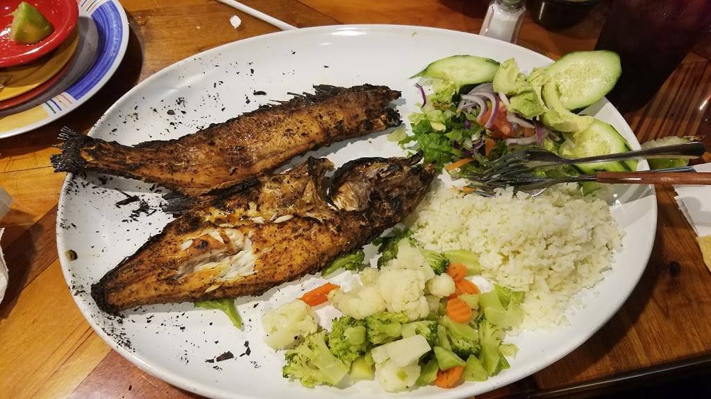 Las Islas Marias | restaurant | 1527 Hillcrest Dr, San Antonio, TX 78228, USA | 2104352000 OR +1 210-435-2000