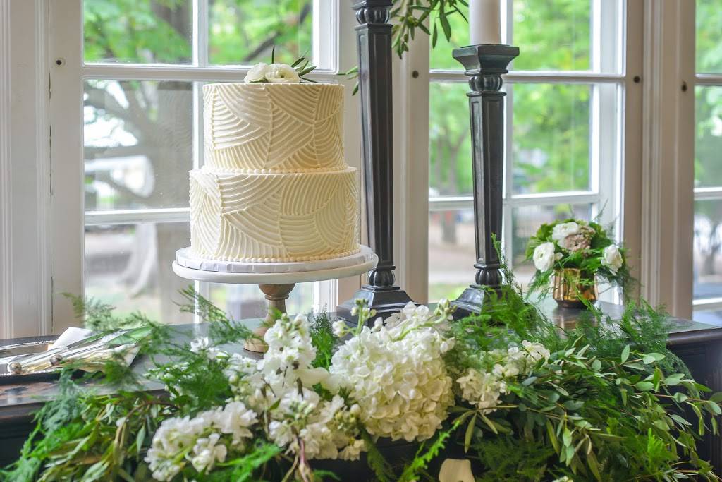 Paddock Place | restaurant | 1033 Lake Dr SE, Grand Rapids, MI 49506, USA | 6167420600 OR +1 616-742-0600