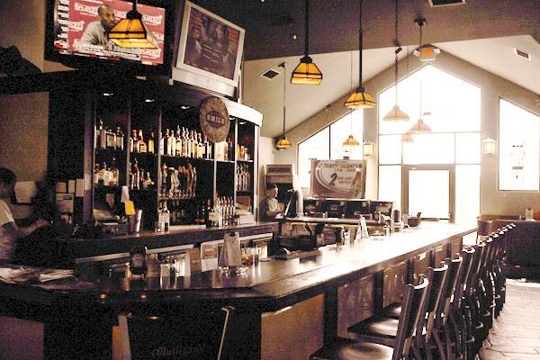 Mulligans Bar & Grill | restaurant | 830 Oregon Center Dr, Oregon, WI 53575, USA | 6088356422 OR +1 608-835-6422