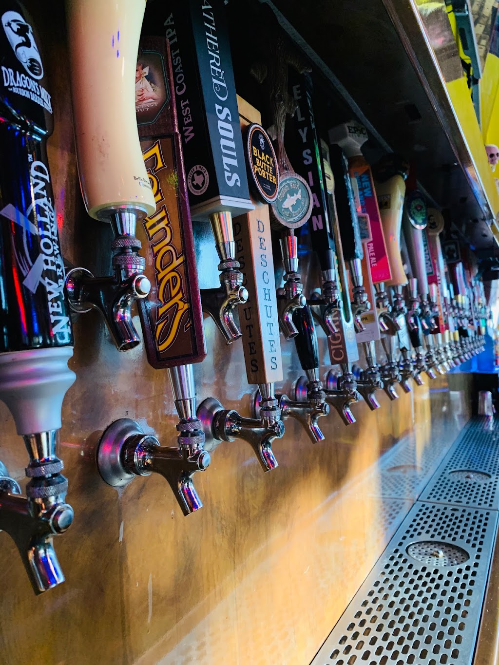 Claude Hoppers | restaurant | 19178 Blanco Rd Ste. 205, San Antonio, TX 78258, USA | 2104550111 OR +1 210-455-0111