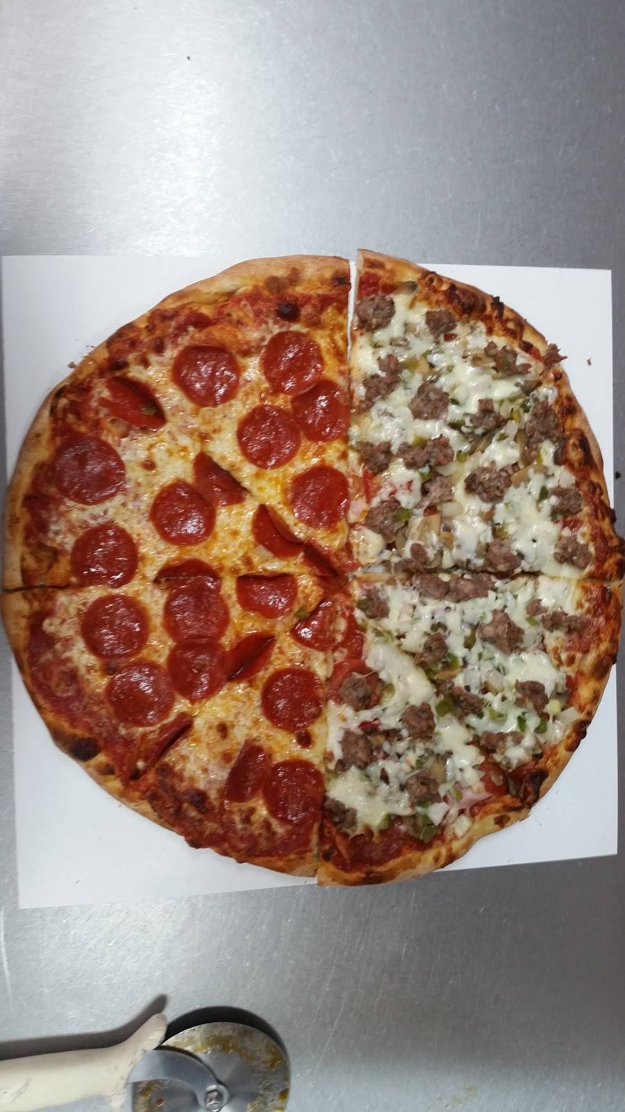 Saras Pizza | restaurant | 3114 Chicago Dr, Hudsonville, MI 49426, USA | 6166690800 OR +1 616-669-0800