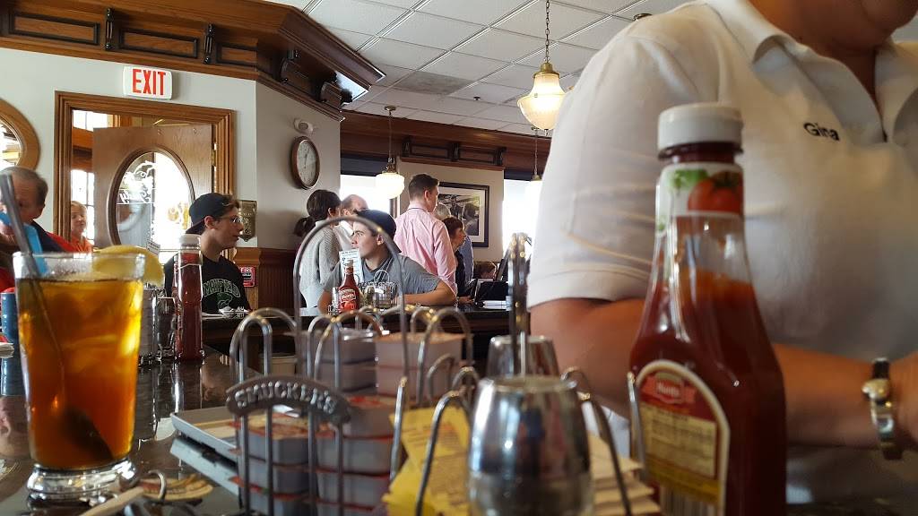 Yours Truly Restaurant | restaurant | 6675 Wilson Mills Rd, Gates Mills, OH 44040, USA | 4404610000 OR +1 440-461-0000