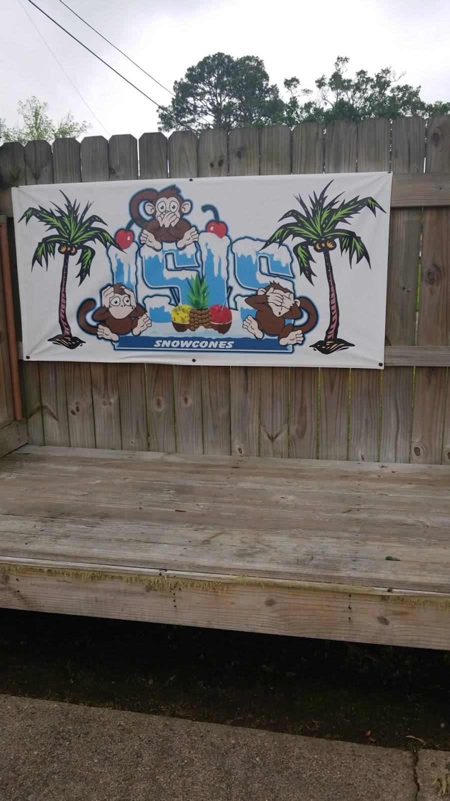 ISIS Snowballs &More | restaurant | 424 W 11th St, Crowley, LA 70526, USA | 3375143978 OR +1 337-514-3978