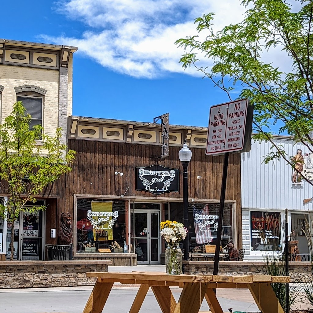 Shooters Grill | restaurant | 120 E 3rd St, Rifle, CO 81650, USA | 9706252158 OR +1 970-625-2158