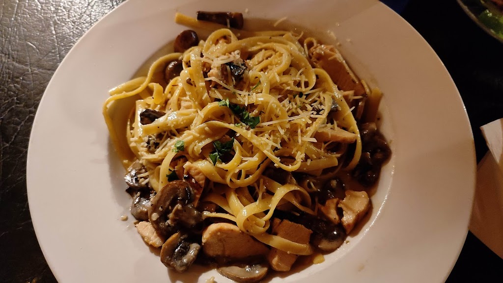 The Landing North | restaurant | 94321 Wedderburn Loop, Gold Beach, OR 97444, USA | 5414255575 OR +1 541-425-5575