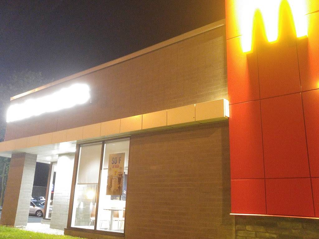 Mikes | restaurant | 340 Boulevard des Laurentides, Saint-Jérôme, QC J7Z 4L7, Canada | 4504385888 OR +1 450-438-5888