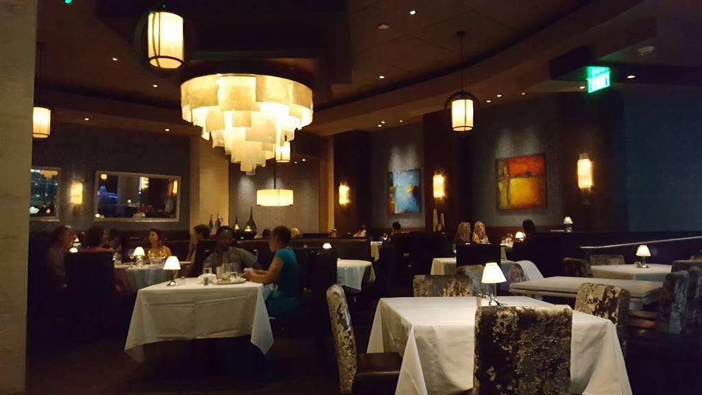 Eddie Vs Prime Seafood | restaurant | 101 S Tryon St Suite 100, Charlotte, NC 28280, USA | 7043335262 OR +1 704-333-5262