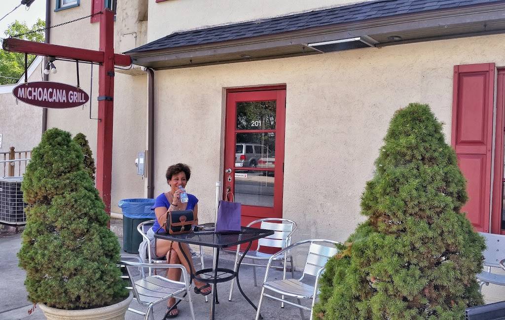 Michoacana Grill | restaurant | 201 S Union St, Kennett Square, PA 19348, USA | 6104448979 OR +1 610-444-8979