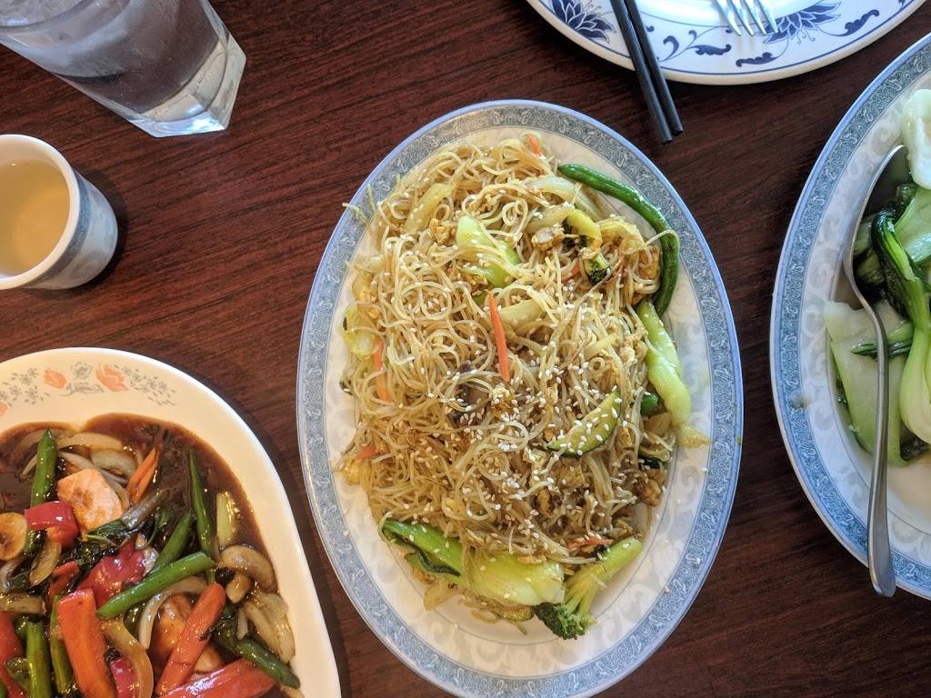 Lees Asian Restaurant | restaurant | 4510 California Ave SW, Seattle, WA 98116, USA | 2069328209 OR +1 206-932-8209