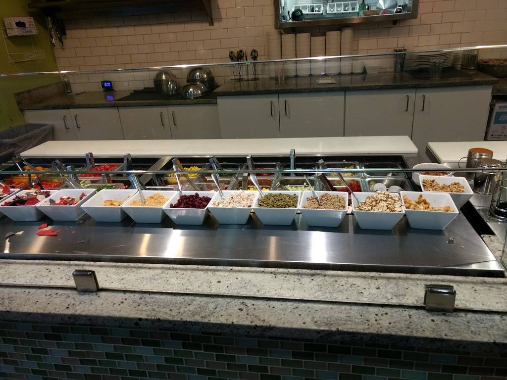 Coolgreens - Nichols Hills Plaza | restaurant | 6475 Avondale Dr, Nichols Hills, OK 73116, USA | 4058412665 OR +1 405-841-2665