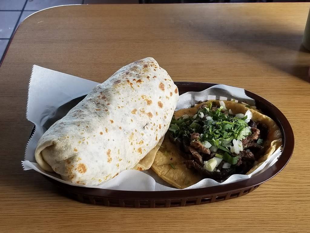 El Famous Burrito | restaurant | 904 N York St, Elmhurst, IL 60126, USA | 6305160905 OR +1 630-516-0905