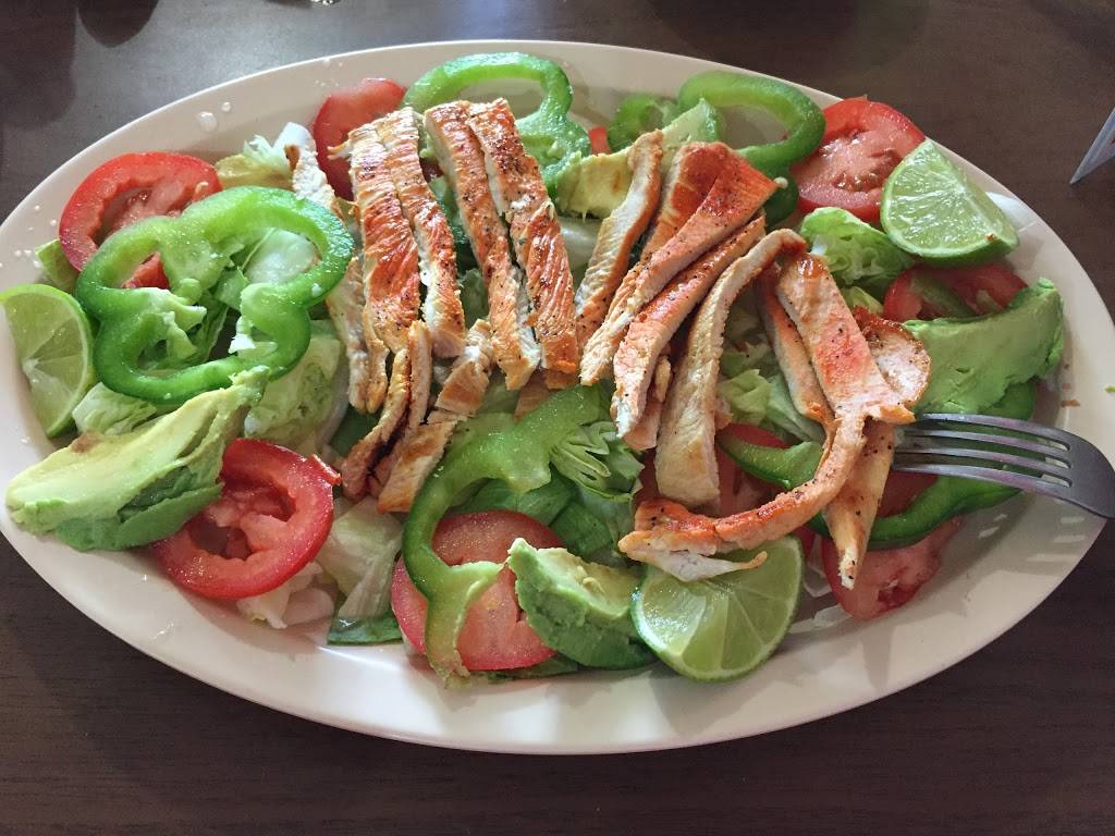 El Gallo Giro | restaurant | 6531 W 63rd St, Chicago, IL 60638, USA | 7735867665 OR +1 773-586-7665