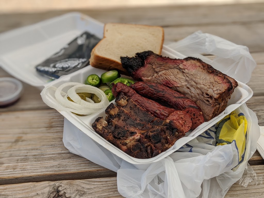 J. Leonardis Barbeque 11th St. | restaurant | 1124 E 11th St, Austin, TX 78702, USA | 5127585873 OR +1 512-758-5873