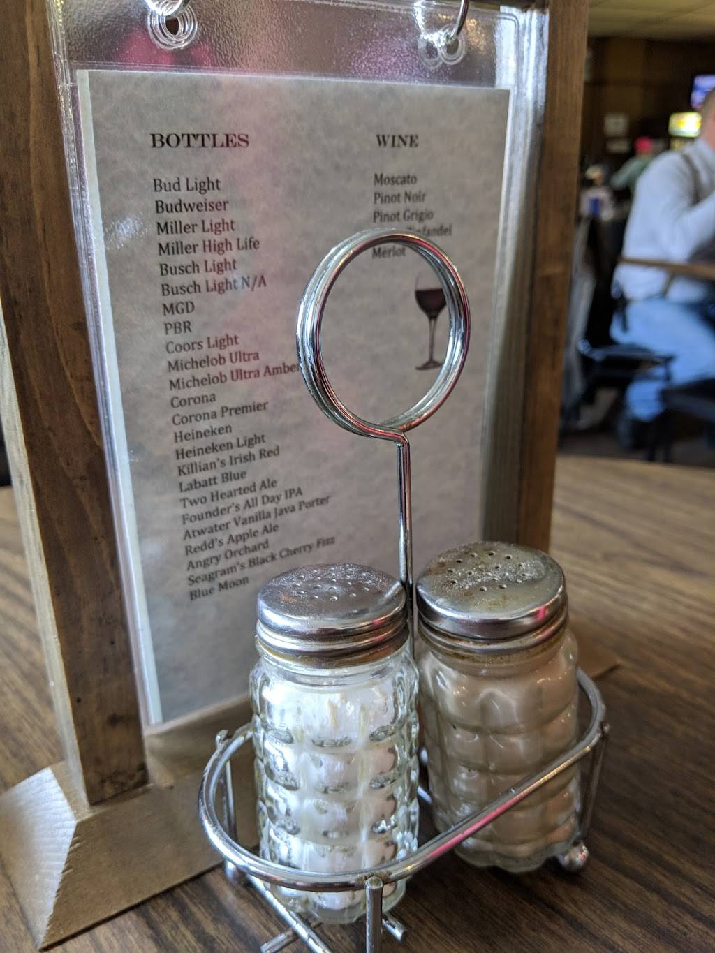 Gibbys Bar & Grill | restaurant | 139 W Main St, Mendon, MI 49072, USA | 2694964835 OR +1 269-496-4835