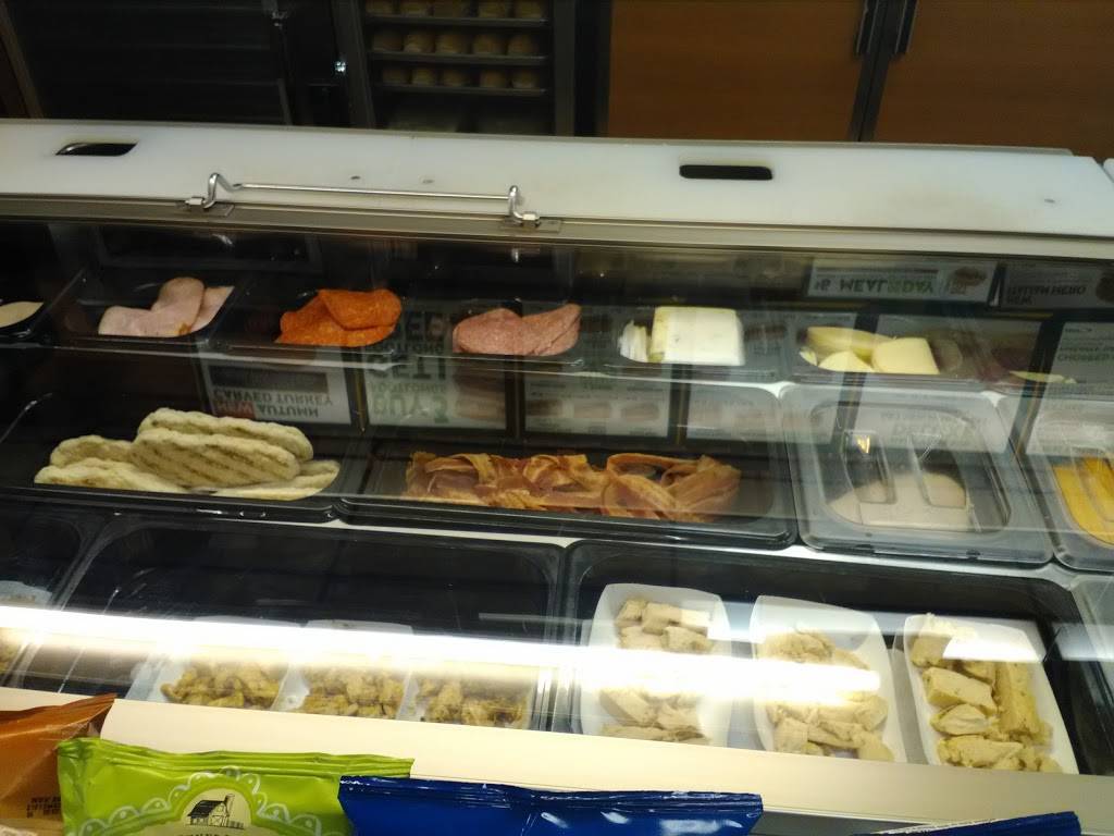 Subway | restaurant | 10614 Lorain Ave, Cleveland, OH 44111, USA | 2162523330 OR +1 216-252-3330