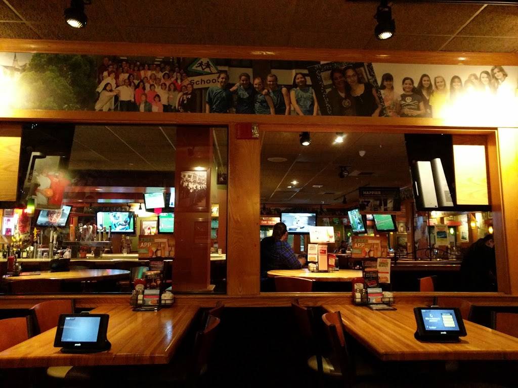 Applebees Grill + Bar | restaurant | 360 Walt Whitman Road Huntington Shopping Center, Huntington Station, NY 11746, USA | 6314273504 OR +1 631-427-3504