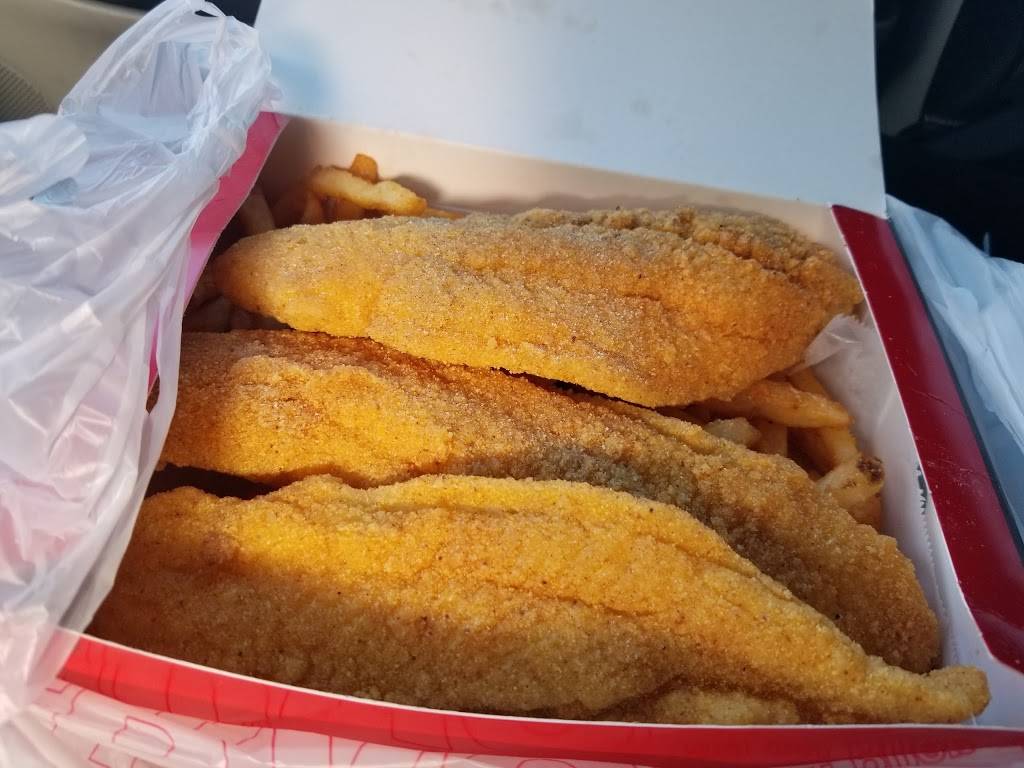 Hip Hop Fish & Chicken | restaurant | 7600 Old Branch Ave, Clinton, MD 20735, USA | 3018686666 OR +1 301-868-6666